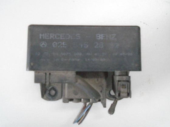 Relé velas aquecimento Mercedes W203 ref 0 25 545 28 32 195130