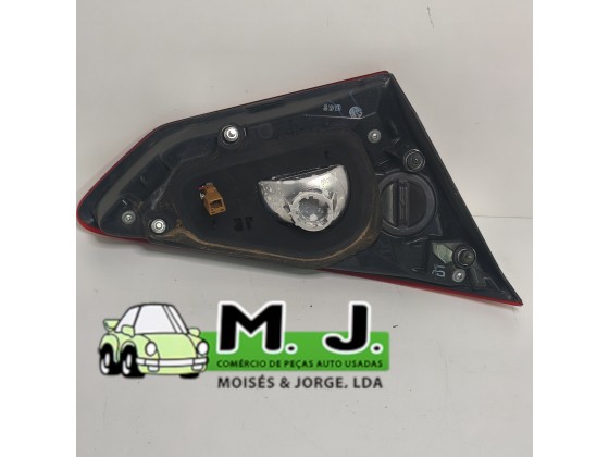 Farolim Tampa Mala Direito Nissan Pulsar 2015(222127)