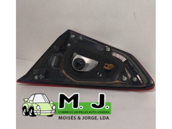 Farolim Tampa Mala Esquerdo Nissan Pulsar 2015(222128)