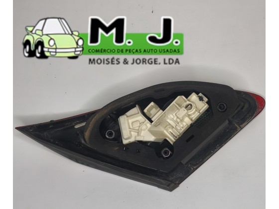 Farolim Tampa Mala Direito Opel Astra J 2010(248283)