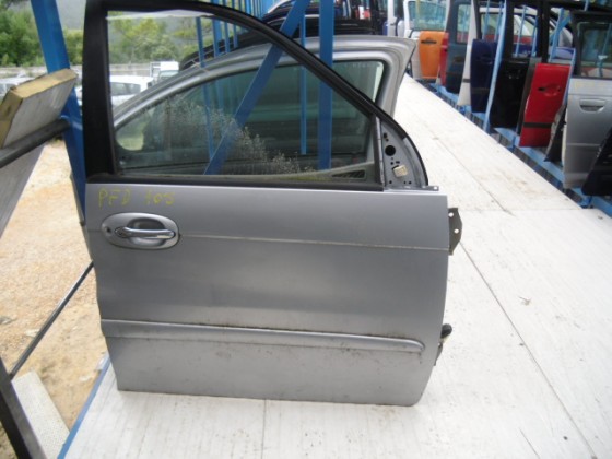 Porta Frente Direita Kia Carnival 2000 pfd105