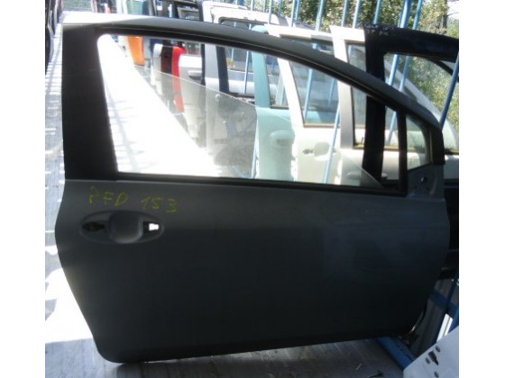 Porta Frente Direita Toyota Yaris pfd153