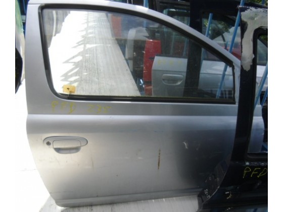 Porta Direita Toyota Yaris 2001 pfd235