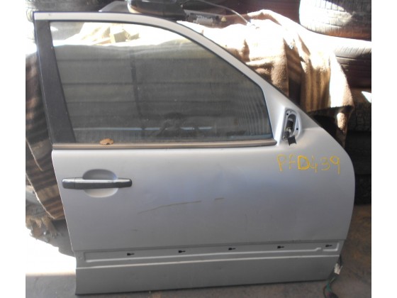 Porta Frente Direita Mercedes W210 2000 pfd439