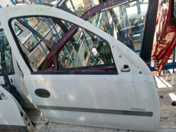 Porta Frente Direita Opel Combo 2001 pfd557