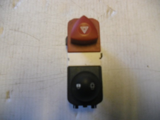 Botão 4 Piscas Renault Scenic 2004 4P102