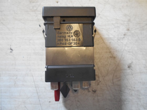 Botão Control Aquecimento Banco Frt Esq VW Passat 2000 BCAB1