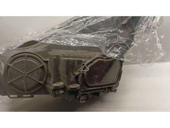 Farol Direito Opel Corsa D (210046)
