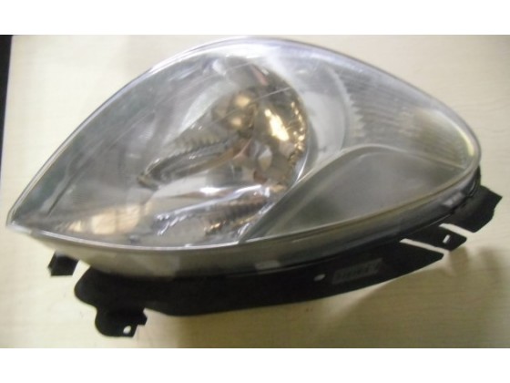 Farol Frente Direito Citroën Xsara Picasso 2005 ffrt56