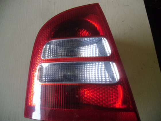 Farolim Traseiro Esquerdo Skoda Octavia 2002 ft121