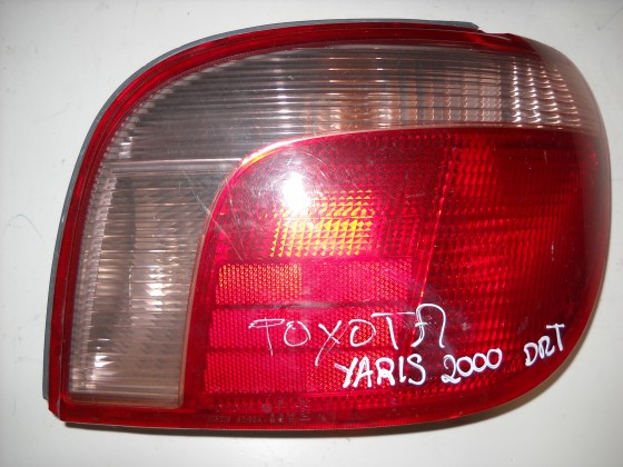 Farolim Direito Toyota Yaris 2000 ft242