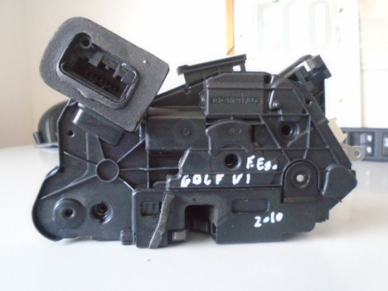 fecho de porta frente esq Volkswagen golf VI 5P refº 5k1837015B - 177884