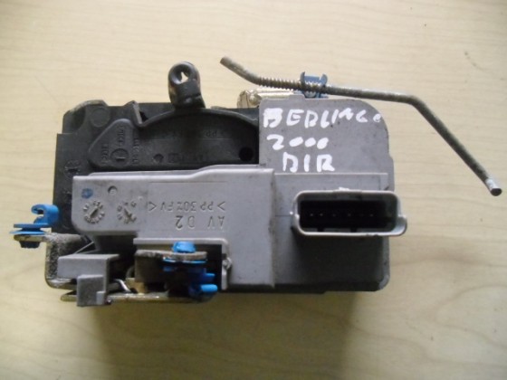 Fechadura Porta Direita Citroën Berlingo 2000 fp421