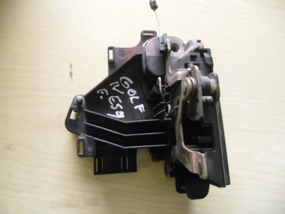 Fechadura Frente Esquerda Volkswagen Golf IV fp466