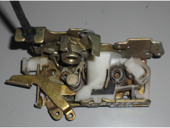 Fechadura Porta Trás Direita Mercedes Sprinter 2000 fp521