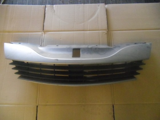 Grelha da Frente Renault Laguna 2005 gf17