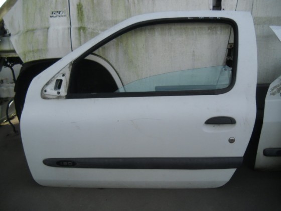 Porta Frente Esquerda Renault Clio Comercial 2000 pfe856