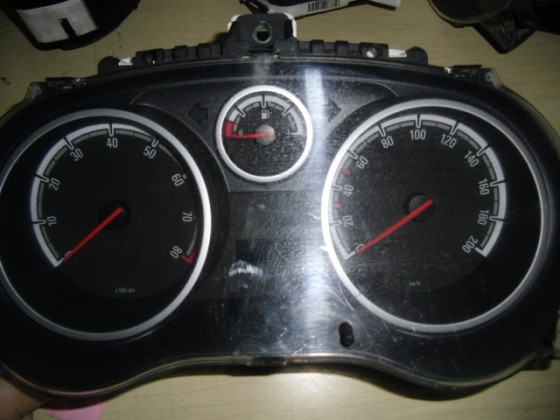Quadrante Opel Corsa D 1.4 gasolina 2007 Ref:13312043 q428