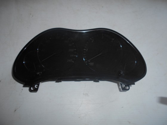Quadrante Toyota Avensis 2.0D4D 2005 Q128